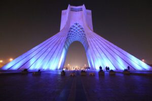 نورپردازی آبی برج آزادی