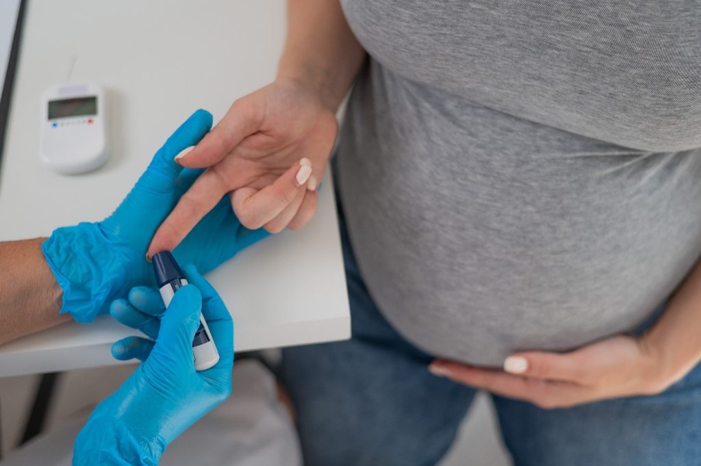 همه چیز دربارۀ دیابت بارداری و کنترل قند خون